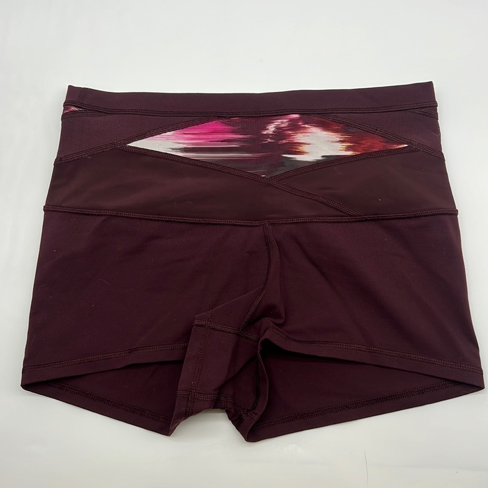 LULULEMON BOOGIE SHORTS Bordeaux Drama Berry Rumble REVERSIBLE size 10